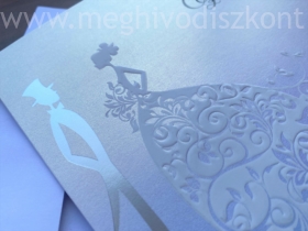 Kép 9/9 - Cinderella gyöngyházfényű esküvői meghívó borítóján dombornyomott és fényes menyasszony és vőlegény mintával