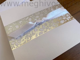 Kép 3/8 - Gyémánt Ragyogás fényes ezüsttel mintázott esküvői meghívó borítója