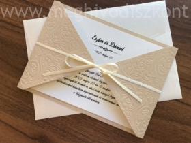 Kép 2/7 - Karamell dombornyomott esküvői meghívó borítékkal 