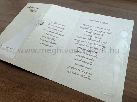 Ekrü Elza gyöngyházfényű esküvői meghívó teljesen kinyitva kiterítve