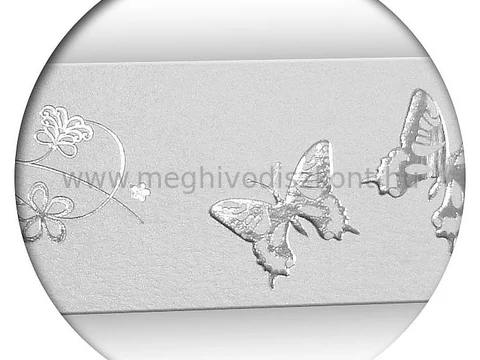 Ezüst Papillon meghívó dobozán lévő dombornyomott ezüst minta