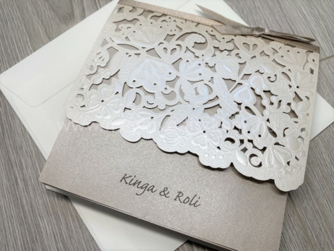 Faberge esküvői meghívó és borítékja